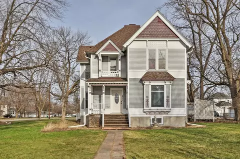 411 2nd St, Lyle, MN 55953