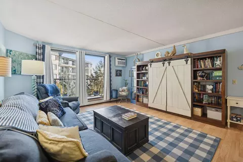 2601 Kenzie Ter #330, Saint Anthony, MN 55418