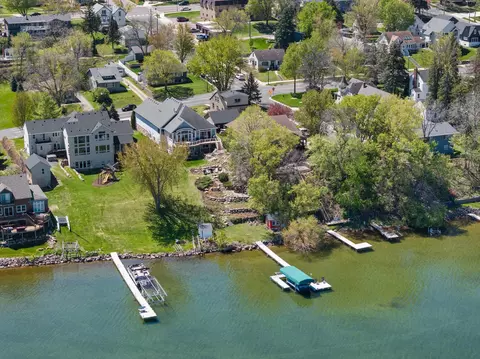 208 E Lake St, Waconia, MN 55387