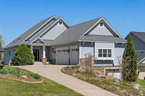 208 E Lake St, Waconia, MN 55387