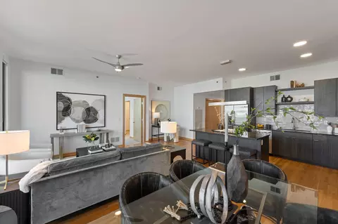 1240 S 2nd St #922, Minneapolis, MN 55415