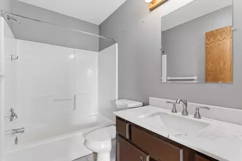 Bath - 2822 Addison Ave, Brainerd, MN 56401 photo 1 of 2