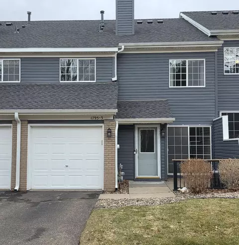 1795 Donegal Dr #3, Woodbury, MN 55125