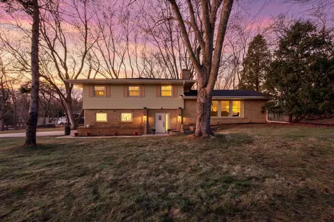 6165 Pleasant Ave, Excelsior, MN 55331