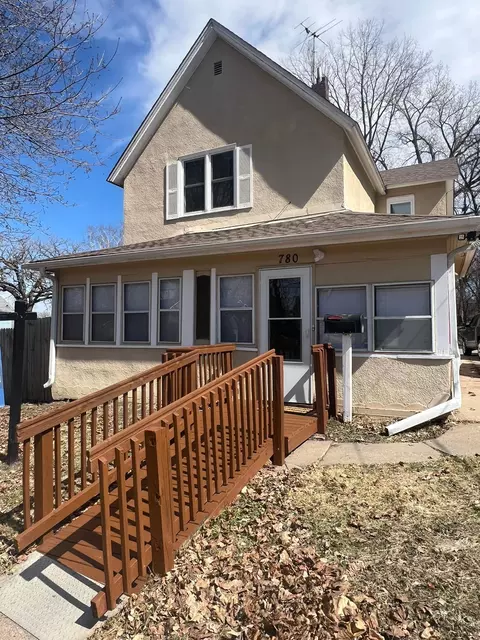 780 Dodd Rd, West Saint Paul, MN 55118