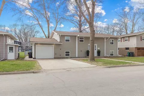Exterior - 902 Birch St, Marshall, MN 56258 photo 4 of 13