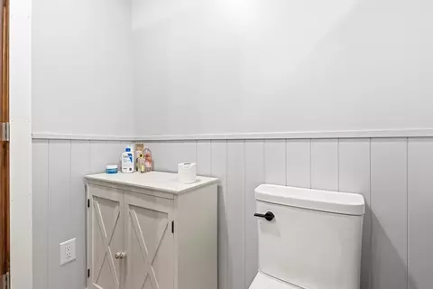 Bath - 902 Birch St, Marshall, MN 56258 photo 3 of 4