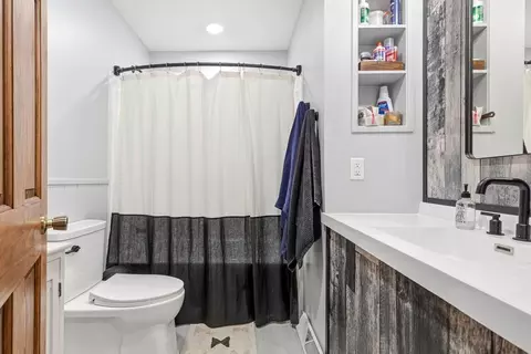 Bath - 902 Birch St, Marshall, MN 56258 photo 1 of 4