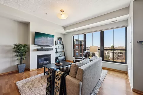 4525 Park Commons Dr #421, Saint Louis Park, MN 55416