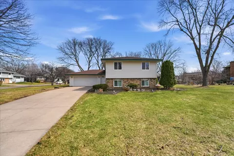 8212 Vincent Ave N, Brooklyn Park, MN 55444
