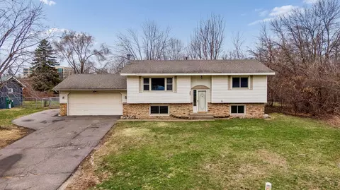 6061 Hillsboro Ave N, New Hope, MN 55428