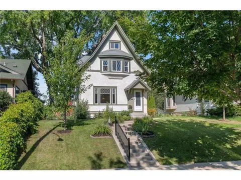 236 Thomas Ave S, Minneapolis, MN 55405