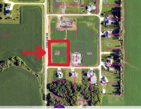 7597 Country Creek Rd, Wahpeton, ND 58075