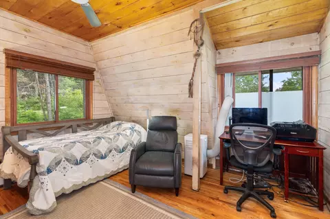 Bedroom - 6618 Sumac Dr, Duluth, MN 55803 photo 1 of 6