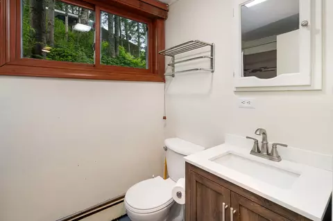 Bath - 6618 Sumac Dr, Duluth, MN 55803 photo 3 of 4