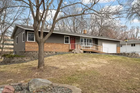 11004 Oak Knoll Ter N, Hopkins, MN 55305