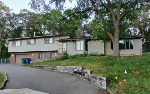 1515 Calvary Hill Ln, Saint Cloud, MN 56301