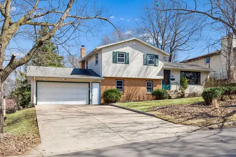 1210 Ottawa Ave, West Saint Paul, MN 55118