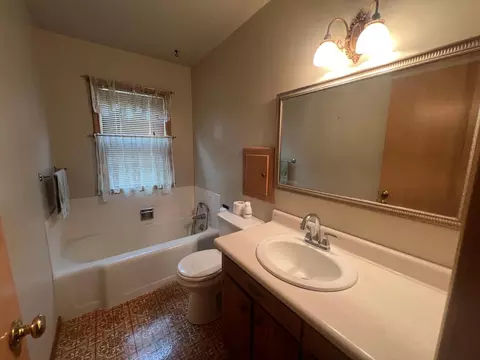 Bath - 307 E 6th St, Albert Lea, MN 56007 photo 1 of 2