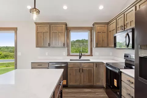 Kitchen - 521 Summit Cir, Baldwin, WI 54002 photo 5 of 5
