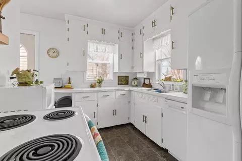 Kitchen - 1721 Pine St, Brainerd, MN 56401 photo 3 of 4