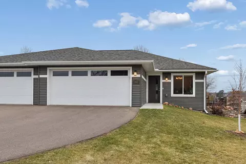 1352 Juniper Pl, Eau Claire, WI 54703