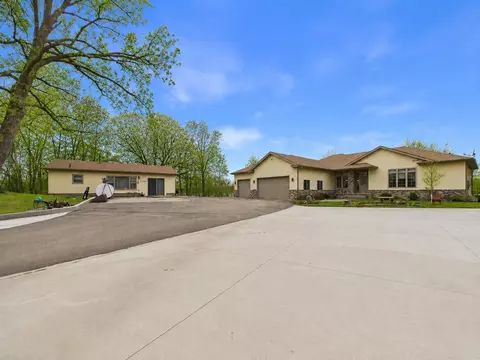 18559 Empire Trl, Burtrum, MN 56318