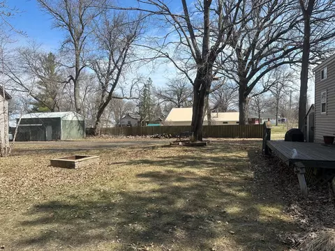Exterior - 807 E Lake St, Osakis, MN 56360 photo 1 of 1