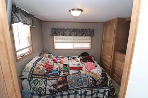 Bedroom - 807 E Lake St, Osakis, MN 56360 photo 2 of 2
