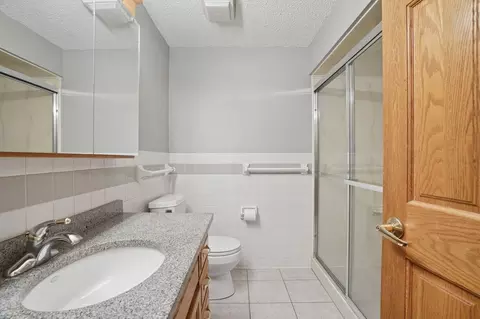 Bath - 2210 Viking Dr, Saint Cloud, MN 56301 photo 1 of 5