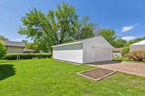 Exterior - 807 2nd St SW, Faribault, MN 55021 photo 4 of 5