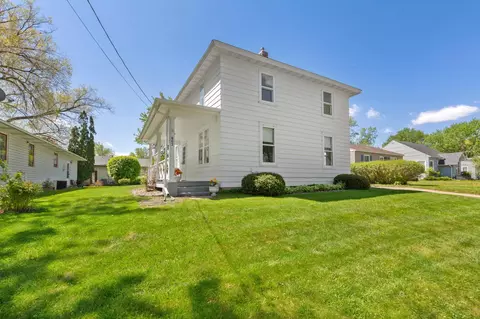 Exterior - 807 2nd St SW, Faribault, MN 55021 photo 2 of 5