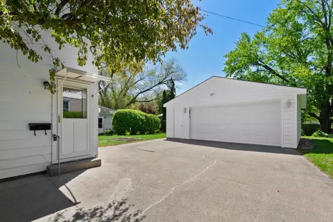 Exterior - 807 2nd St SW, Faribault, MN 55021 photo 1 of 5
