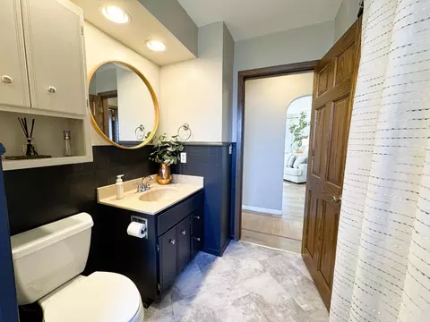Bath - 513 Larson Ave, Ashby, MN 56309 photo 2 of 3