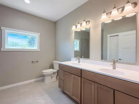 Bath - 503 Darlene Dr, Marshall, MN 56258 photo 3 of 7