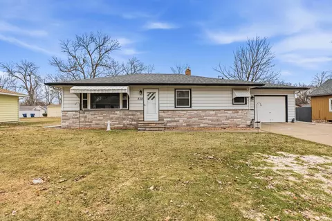 828 28th Ave N, Saint Cloud, MN 56303