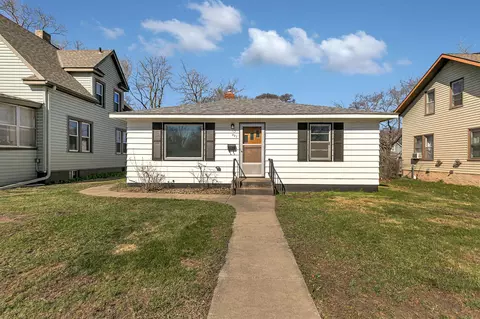 827 Washington Memorial Dr, Saint Cloud, MN 56301