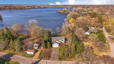 9900 W Lake Ct, Rice, MN 56367