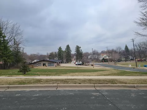 4 Nn Spring St, Hastings, MN 55033