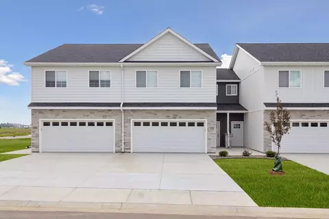 630 Franklin St, Roberts, WI 54023