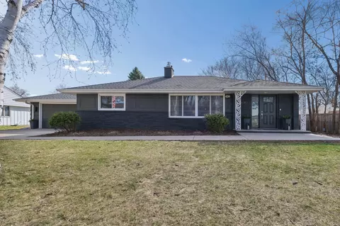 6351 Dogwood Ave, Excelsior, MN 55331