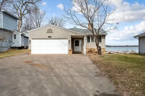 3521 Interlachen Dr NE, Ham Lake, MN 55304
