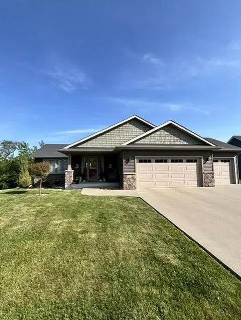 3993 Stone Point Dr NE, Rochester, MN 55906