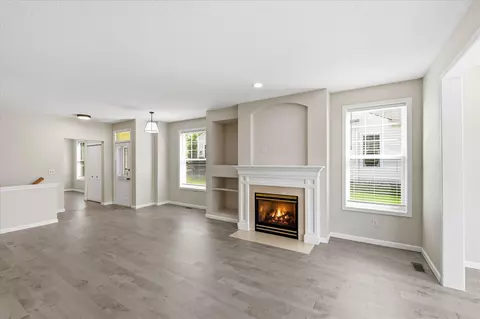 5818 Prairie Ridge Dr, Shoreview, MN 55126