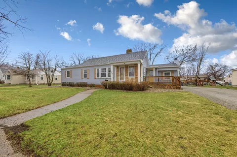 718 3rd St SW, Waseca, MN 56093