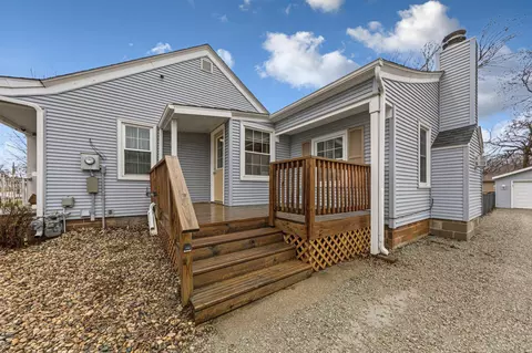 Exterior - 718 3rd St SW, Waseca, MN 56093 photo 2 of 12