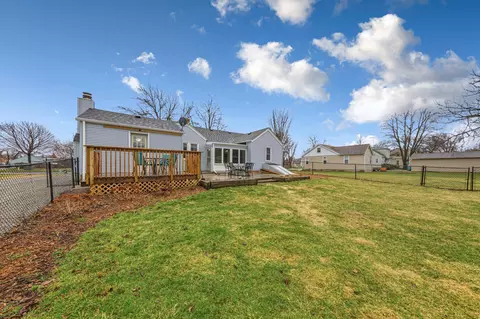 Exterior - 718 3rd St SW, Waseca, MN 56093 photo 9 of 12
