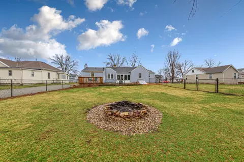 Exterior - 718 3rd St SW, Waseca, MN 56093 photo 10 of 12