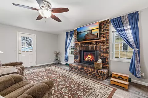 Living - 718 3rd St SW, Waseca, MN 56093 photo 3 of 7