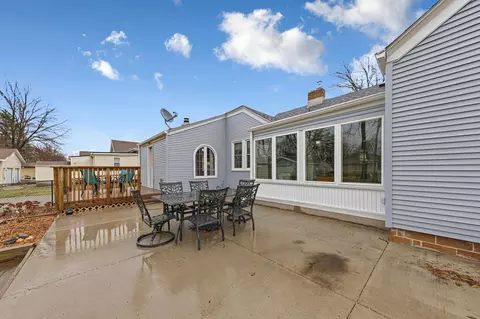 Exterior - 718 3rd St SW, Waseca, MN 56093 photo 7 of 12